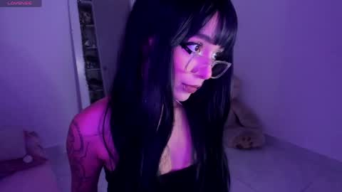 Violet online show from May 18, 6:47 pm