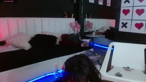 Meredith Alessandra online show from November 4, 4:36 am