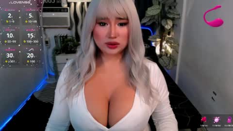 PAULATHEONE online show from April 10, 5:28 pm