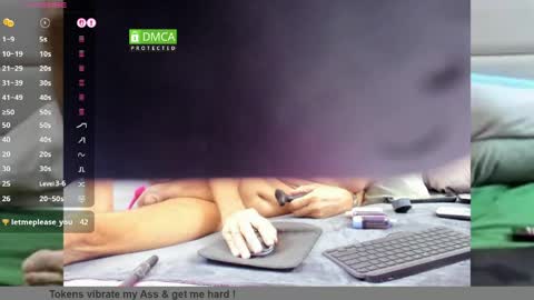 Grey.  If viewing your cam I am more likely to stay if you show your face. online show from April 12, 1:53 am