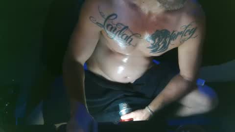 YOUNEEKWAYSTOPLEASEYOU online show from February 22, 3:25 pm