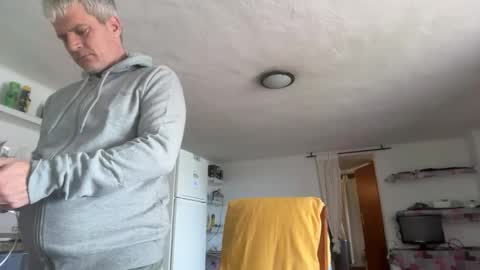 guardiannif_ online show from February 4, 10:08 am