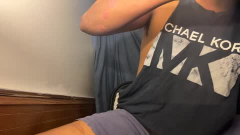 guesswhosback13 online show from April 23, 8:33 am