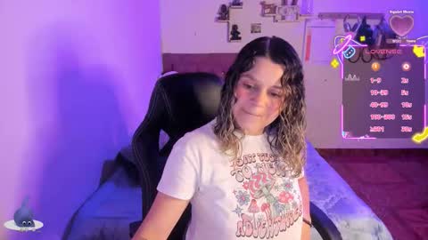 Snapshot of guinivere_blake chatting on October 21, 2:49 am Hello Im Julieta Im 25 years old welcome to my room have fun and be happy. online show from October 21, 2:49 am
