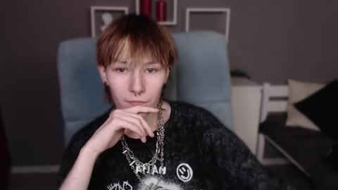 guitarandangell online show from March 10, 5:12 am