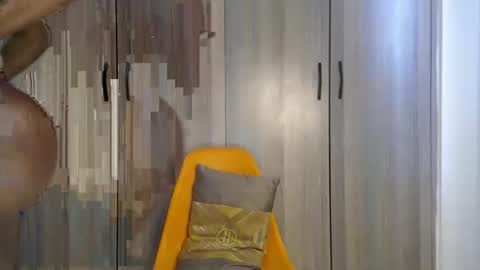 Miss Incredible online show from February 8, 1:03 pm