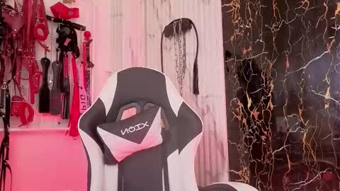 Snapshot of guxplo_ chatting on September 26, 12:57 pm Miss online show from September 26, 12:57 pm