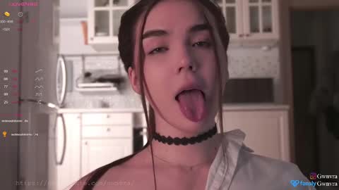 Gwen is back  online show from March 7, 4:11 pm