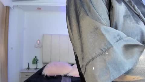 gyal_8_ online show from November 29, 5:04 am