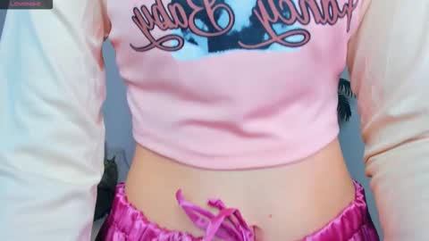 Kelly  Lilly online show from November 9, 7:05 pm