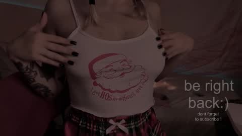 Snapshot of h2h0e chatting on October 19, 8:24 pm Lana online show from October 19, 8:24 pm