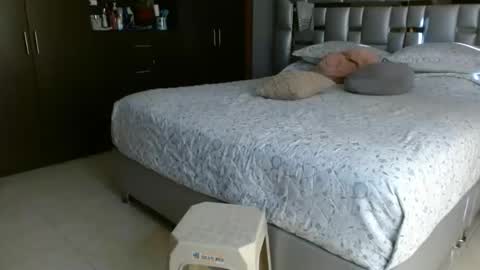 Snapshot of h_a_n_n_n_a chatting on October 18, 9:30 pm h_a_n_n_n_a online show from October 18, 9:30 pm