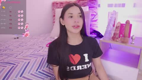 Hade online show from April 20, 7:28 pm