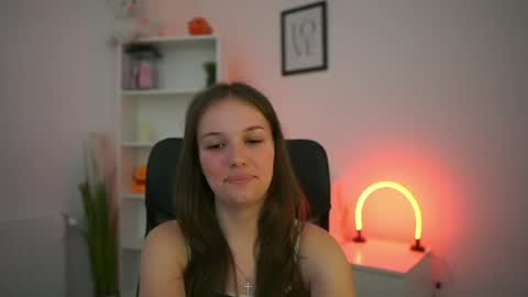 Gigi18 online show from May 28, 8:01 am