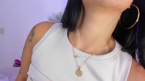 Hadid online show from November 12, 7:49 pm