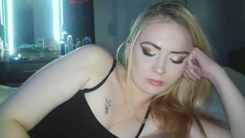 Hailey and d online show from February 5, 7:18 am