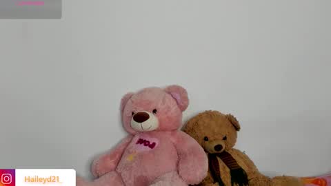 Hailey online show from February 15, 1:19 am