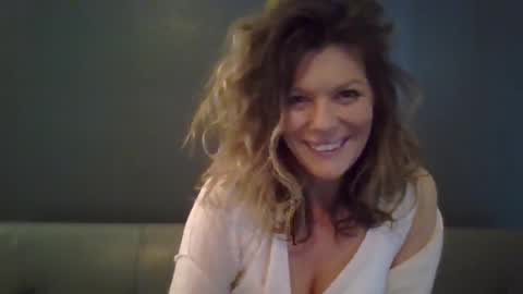 Hailey online show from November 21, 11:25 pm