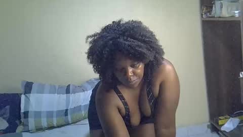 hairypussybigassy001 online show from December 13, 8:04 pm