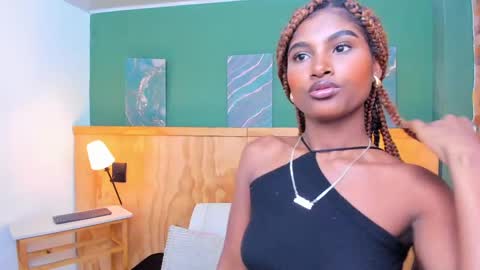 Halley Lorens online show from April 20, 7:17 pm