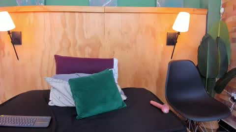 Halley Lorens online show from March 7, 7:58 pm