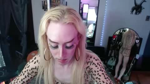 halovalentine online show from February 20, 5:15 pm