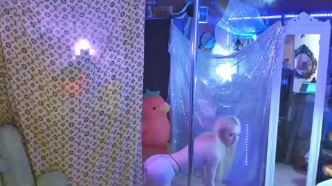 halovalentine online show from March 7, 12:37 am