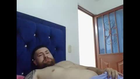 hammerwhithe01 online show from December 16, 1:39 pm