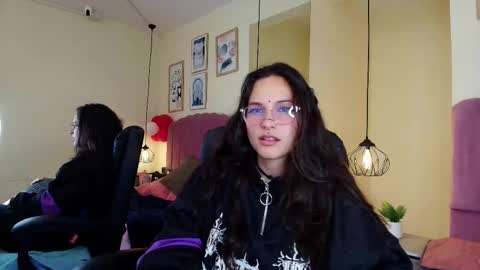 hanabie_ online show from February 27, 3:43 am