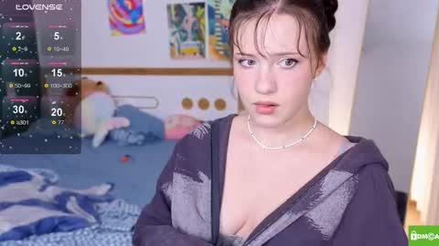 Snapshot of hanahwoods chatting on October 21, 1:33 am hanahwoods online show from October 21, 1:33 am