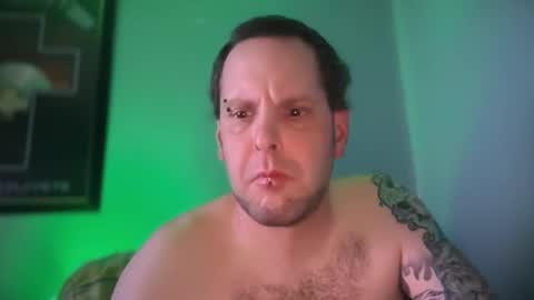 Snapshot of hand_banana_420 chatting on October 16, 5:29 am hand_banana_420 online show from October 16, 5:29 am