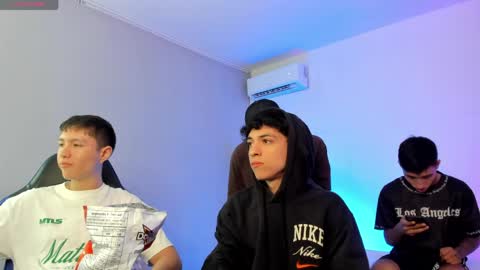 leonardfarrucknick and otis online show from May 15, 9:11 pm