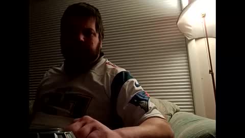 handsomedaddy198923 online show from December 1, 8:12 am