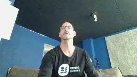 handsomeguy4ever online show from December 1, 12:03 pm