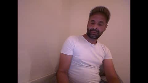 handsomepenis20cm online show from September 9, 9:48 pm