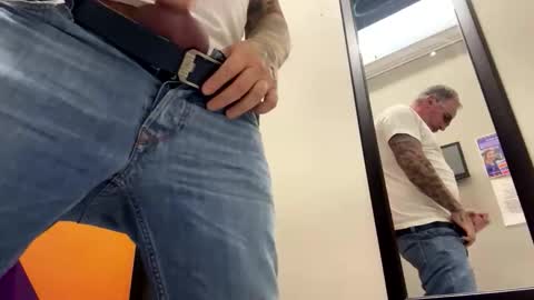 hangit0ut online show from December 16, 5:19 pm