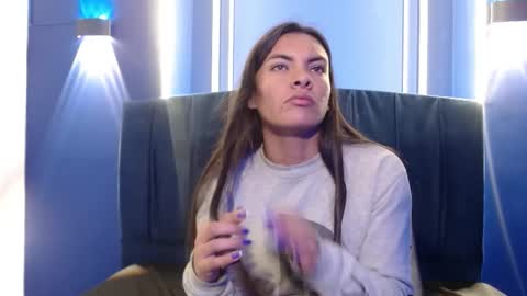 Hanna online show from October 7, 8:27 pm