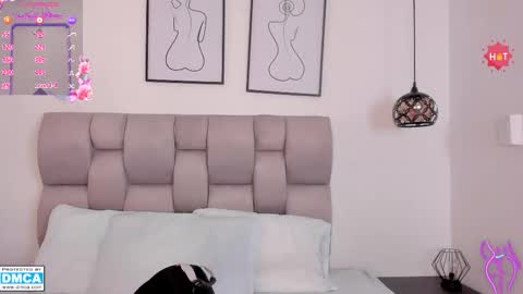 hanna__evans_ online show from November 9, 12:41 pm