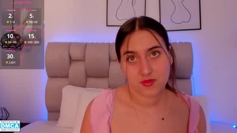 hanna__evans_ online show from March 20, 12:21 pm