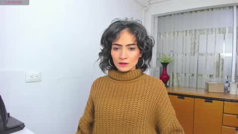 Sara online show from December 1, 7:23 pm