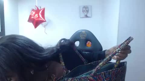 hanna_lamber online show from March 24, 12:33 pm