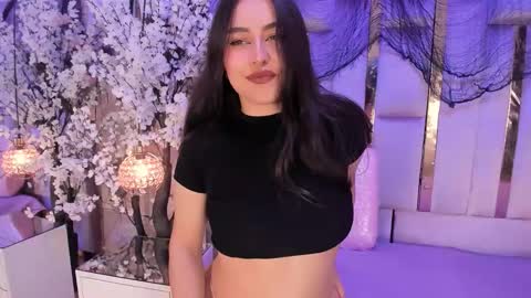  Hanna Collins  online show from November 22, 1:09 pm