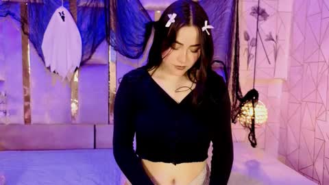 Snapshot of hannacollins_2 chatting on October 18, 2:32 pm Hanna Collins online show from October 18, 2:32 pm