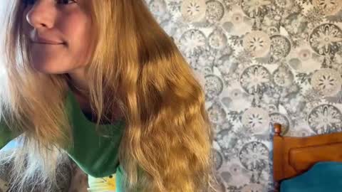 hannah levis  online show from March 7, 5:29 am