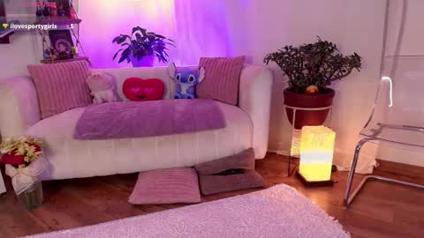 hannah_lovee online show from September 13, 3:53 am