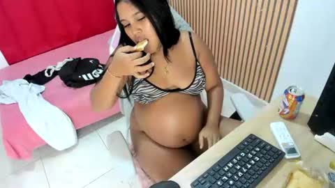hannah_sexi69 online show from June 22, 1:29 pm