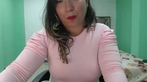 hannahevans2 online show from April 18, 9:59 pm