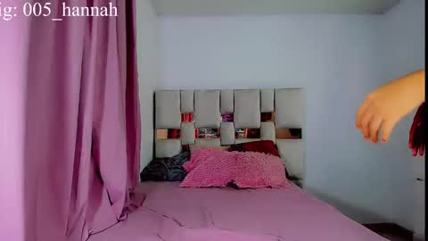 hannahsmit_ online show from September 16, 7:11 am