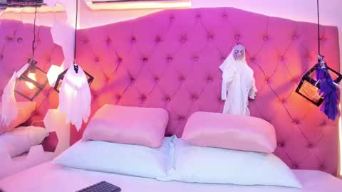 Hanna online show from October 6, 11:28 am