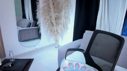    online show from November 13, 3:09 am